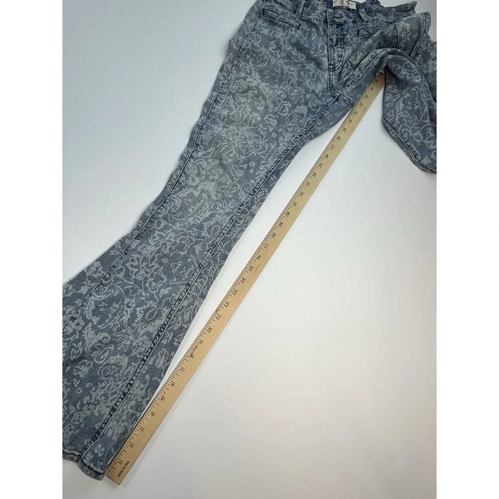 Free People We The Free Dream Lover Floral Paisley Flare Jeans Denim Size 31